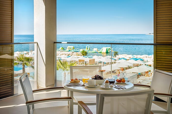 VALAMAR COLLECTION - V LEVEL SEAVIEW PREMIUM FAMILY SUITE TERRACE